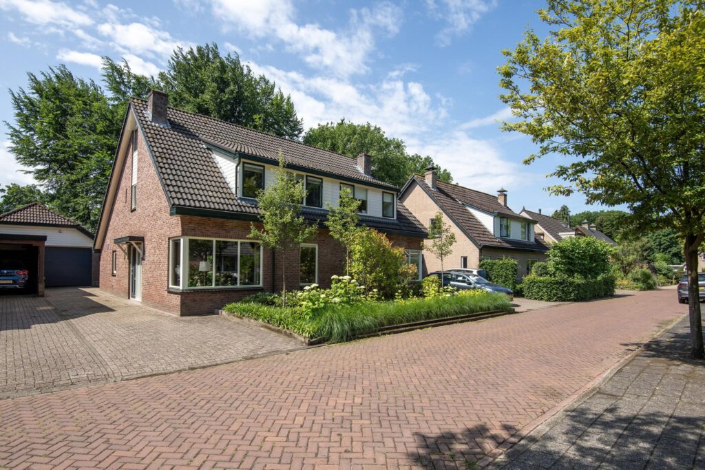 Hoofdlaan 20 in Putten, 3881 ZB